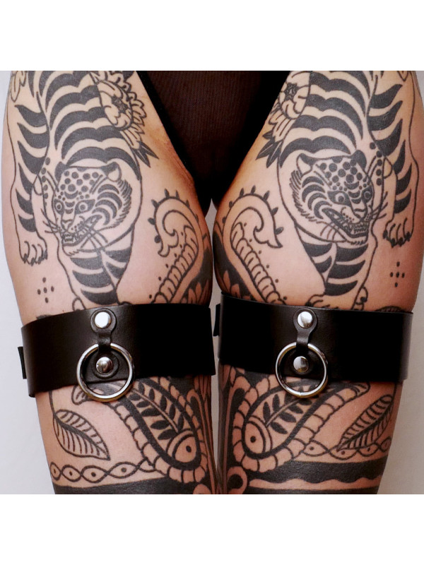 Menottes pour cuisses en cuir Collection Anneaux Noir