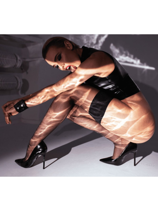 F324 Glam Top wetlook avec corset en vinyle